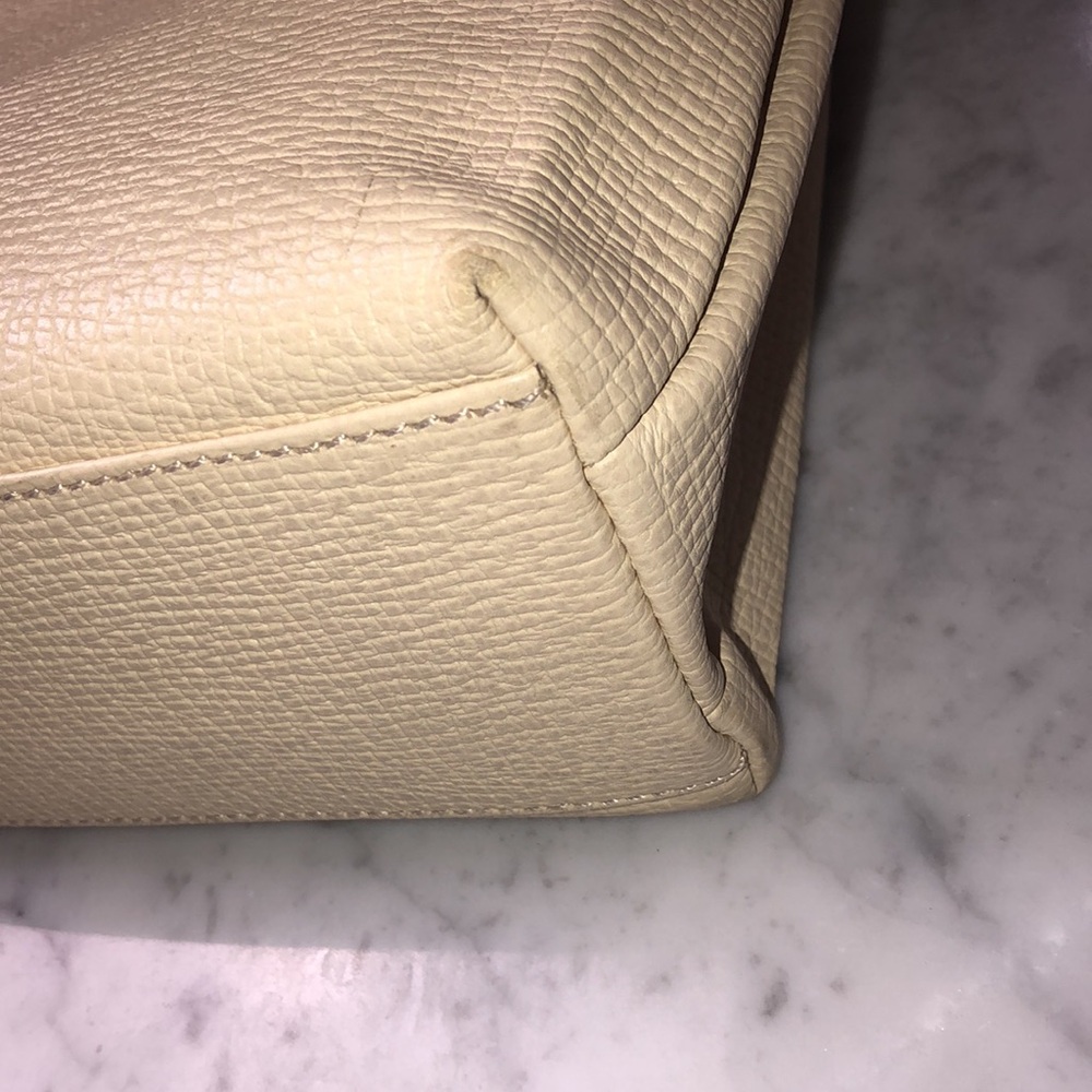 Loewe Vintage Cream Leather Shoulder Bag Size 10”x 11”x4” - Picture 8 of 16